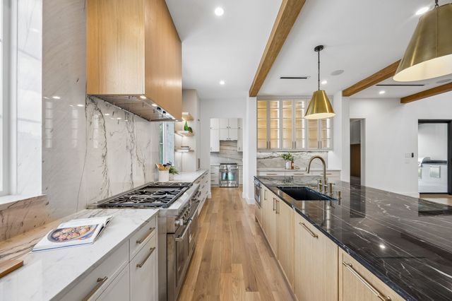 6421 Royal Lane, Dallas, TX 75230