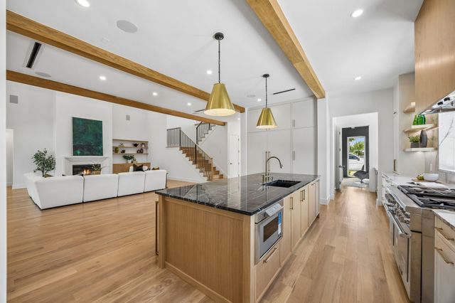 6421 Royal Lane, Dallas, TX 75230