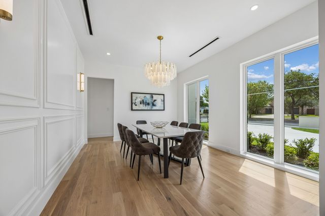 6421 Royal Lane, Dallas, TX 75230