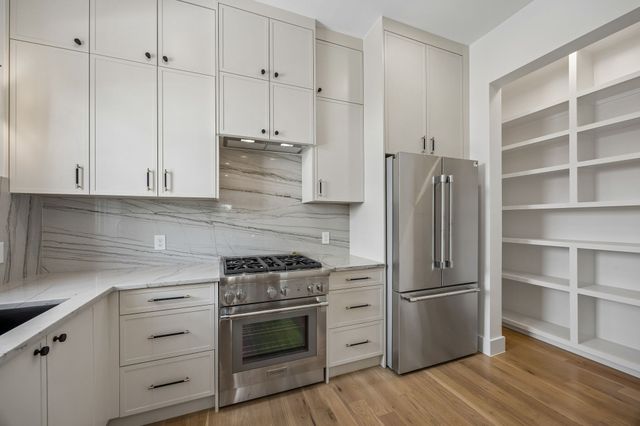 6421 Royal Lane, Dallas, TX 75230