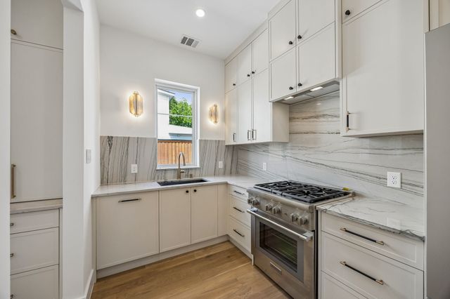 6421 Royal Lane, Dallas, TX 75230