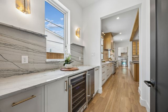 6421 Royal Lane, Dallas, TX 75230