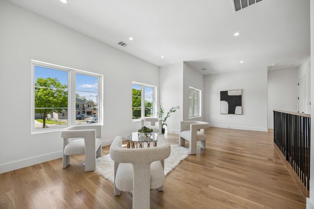 6421 Royal Lane, Dallas, TX 75230