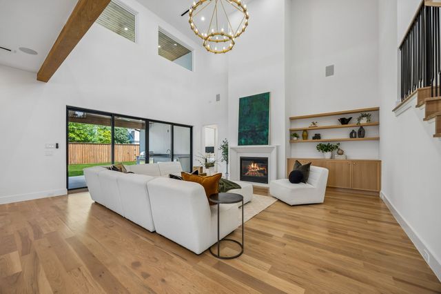 6421 Royal Lane, Dallas, TX 75230