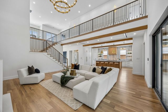 6421 Royal Lane, Dallas, TX 75230