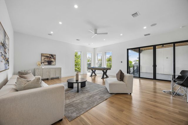 6421 Royal Lane, Dallas, TX 75230