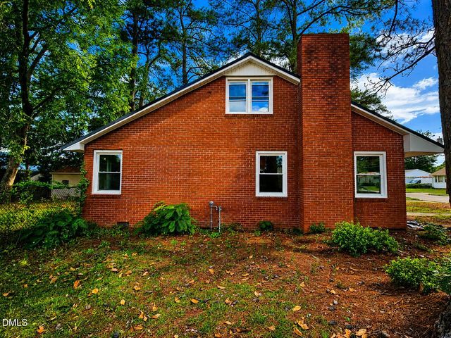 1018 E 9th Street, Lumberton, NC 28358