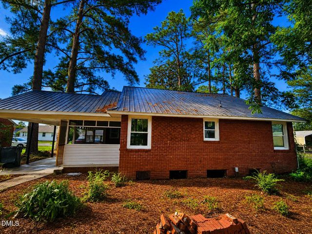 1018 E 9th Street, Lumberton, NC 28358