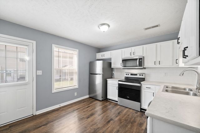 249 Executive Ave Unit D, Clarksville, TN 37042