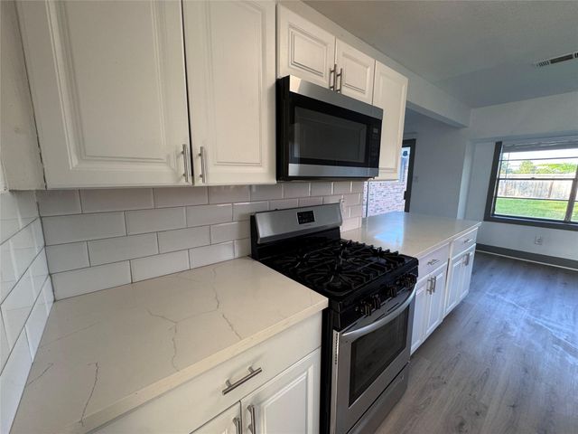 9750 Guest Street, Houston, TX 77078