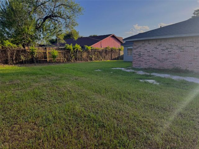 9750 Guest Street, Houston, TX 77078