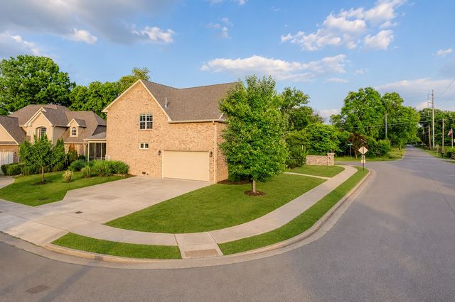 700 Keeton Ct, Old Hickory, TN 37138