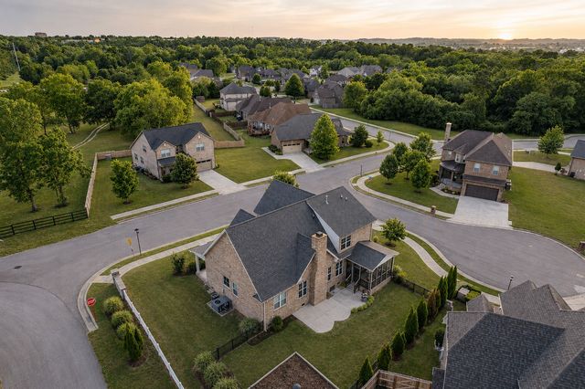 700 Keeton Ct, Old Hickory, TN 37138