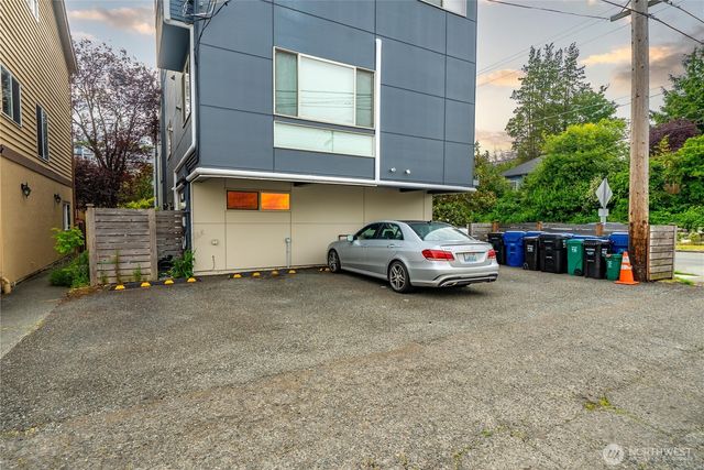 3951 SW Oregon Street, Seattle, WA 98116