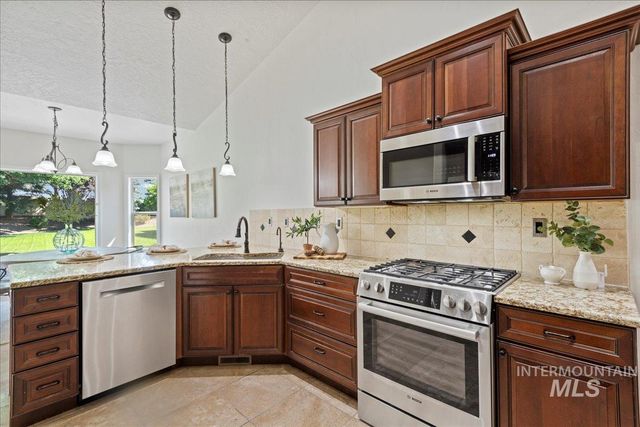 8008 E Borealis Drive, Nampa, ID 83687