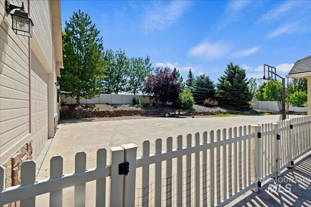 8008 E Borealis Drive, Nampa, ID 83687