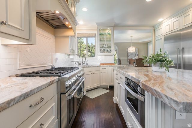 1095 E MARIWOOD CIR, North Salt Lake, UT 84054