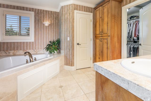 1095 E MARIWOOD CIR, North Salt Lake, UT 84054
