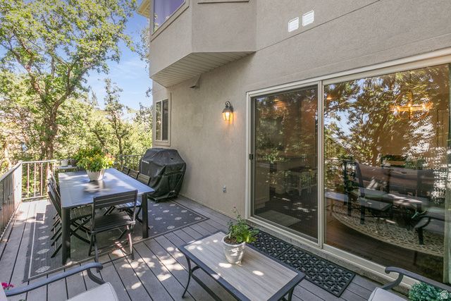 1095 E MARIWOOD CIR, North Salt Lake, UT 84054