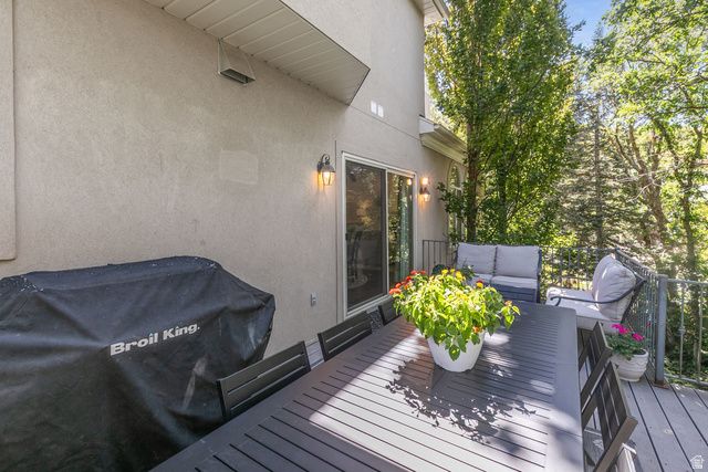 1095 E MARIWOOD CIR, North Salt Lake, UT 84054