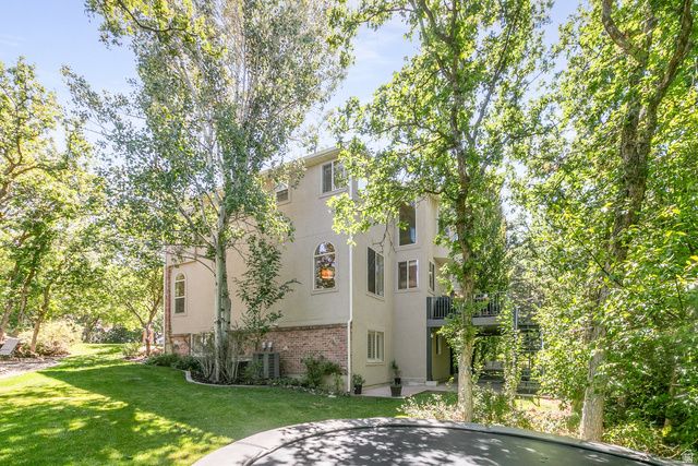 1095 E MARIWOOD CIR, North Salt Lake, UT 84054