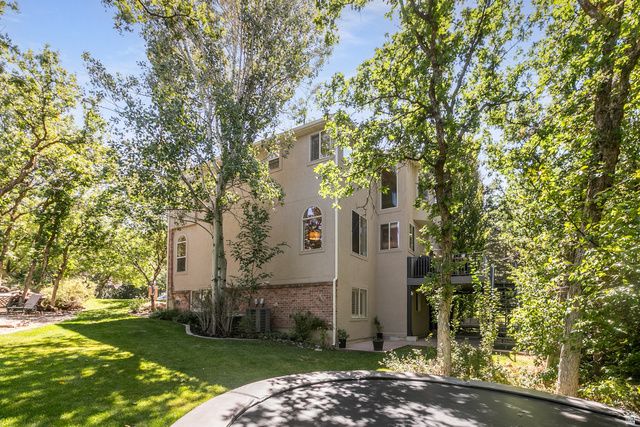 1095 E MARIWOOD CIR, North Salt Lake, UT 84054