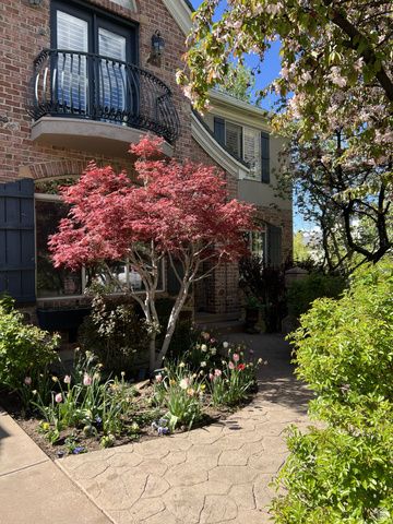 1095 E MARIWOOD CIR, North Salt Lake, UT 84054