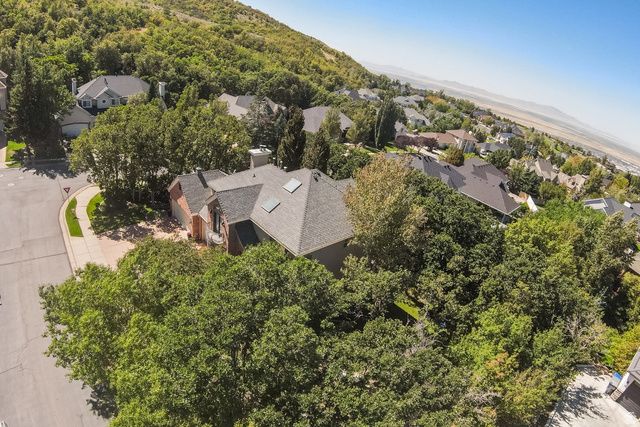 1095 E MARIWOOD CIR, North Salt Lake, UT 84054