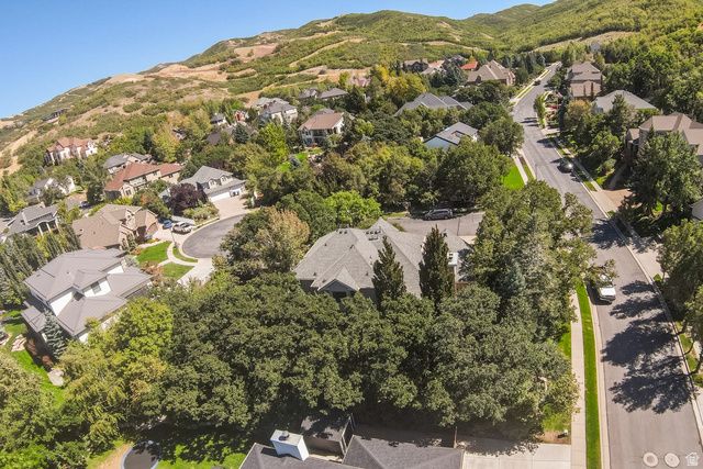 1095 E MARIWOOD CIR, North Salt Lake, UT 84054