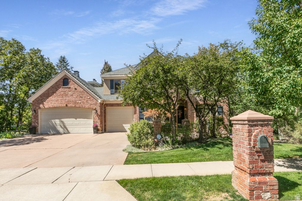 1095 E MARIWOOD CIR, North Salt Lake, UT 84054 — exterior