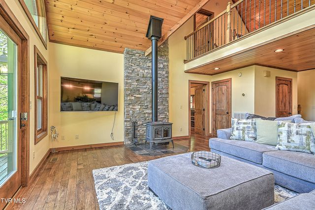 410 Eagle Ridge Road, Roan Mountain, TN 37687