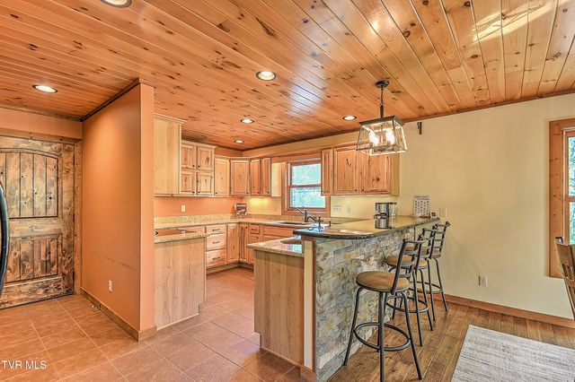 410 Eagle Ridge Road, Roan Mountain, TN 37687