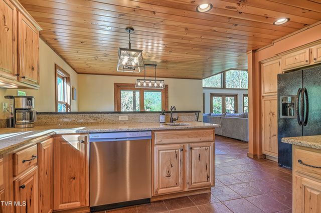 410 Eagle Ridge Road, Roan Mountain, TN 37687