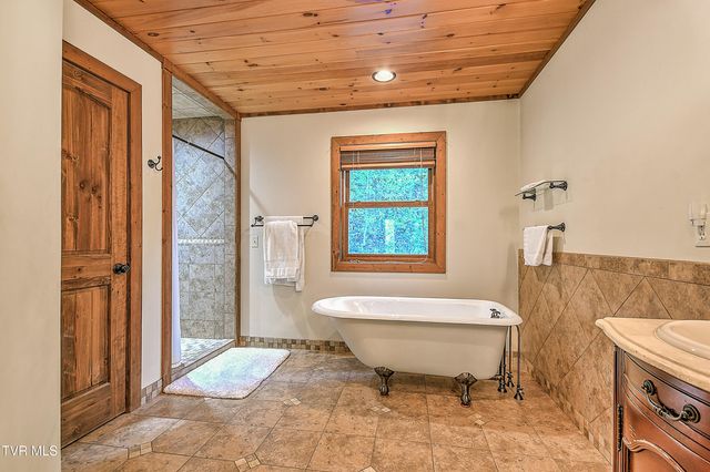 410 Eagle Ridge Road, Roan Mountain, TN 37687