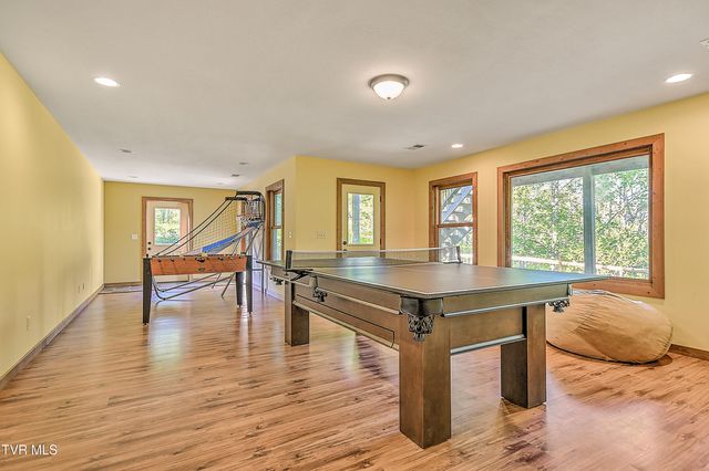 410 Eagle Ridge Road, Roan Mountain, TN 37687