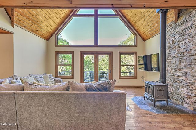 410 Eagle Ridge Road, Roan Mountain, TN 37687