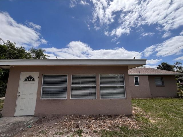 1933 FLAMINGO DR, North Fort Myers, FL 33991