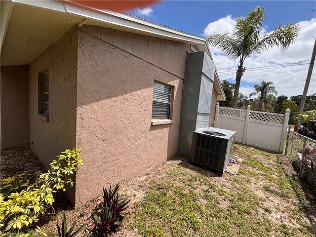 1933 FLAMINGO DR, North Fort Myers, FL 33991