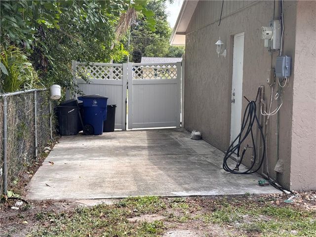 1933 FLAMINGO DR, North Fort Myers, FL 33991