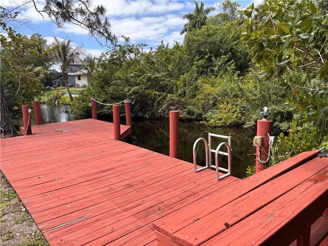 1933 FLAMINGO DR, North Fort Myers, FL 33991