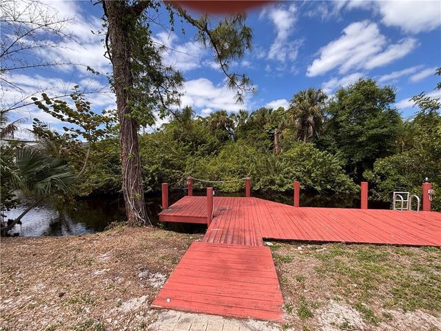 1933 FLAMINGO DR, North Fort Myers, FL 33991