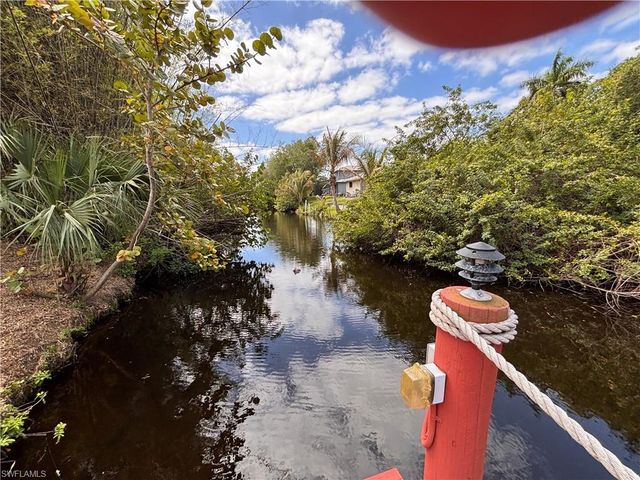 1933 FLAMINGO DR, North Fort Myers, FL 33991