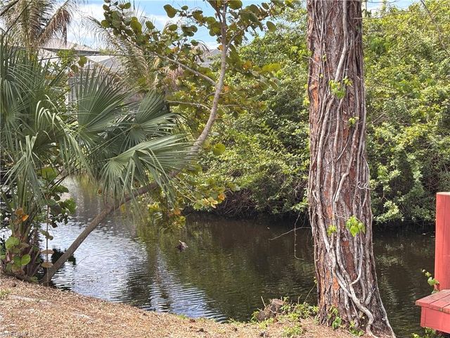 1933 FLAMINGO DR, North Fort Myers, FL 33991