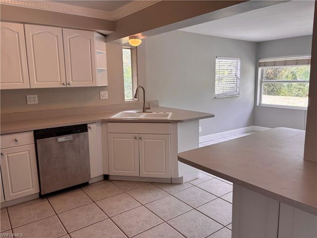 1933 FLAMINGO DR, North Fort Myers, FL 33991
