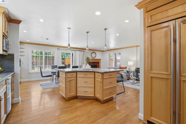32760 Orick St, Union City, CA 94587