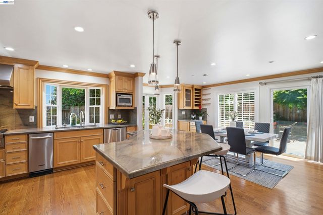 32760 Orick St, Union City, CA 94587