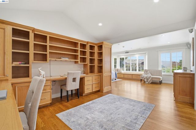 32760 Orick St, Union City, CA 94587