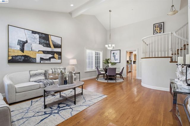 32760 Orick St, Union City, CA 94587