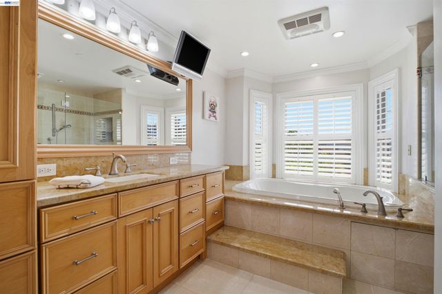32760 Orick St, Union City, CA 94587