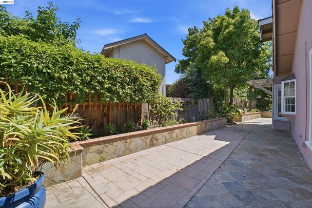 32760 Orick St, Union City, CA 94587